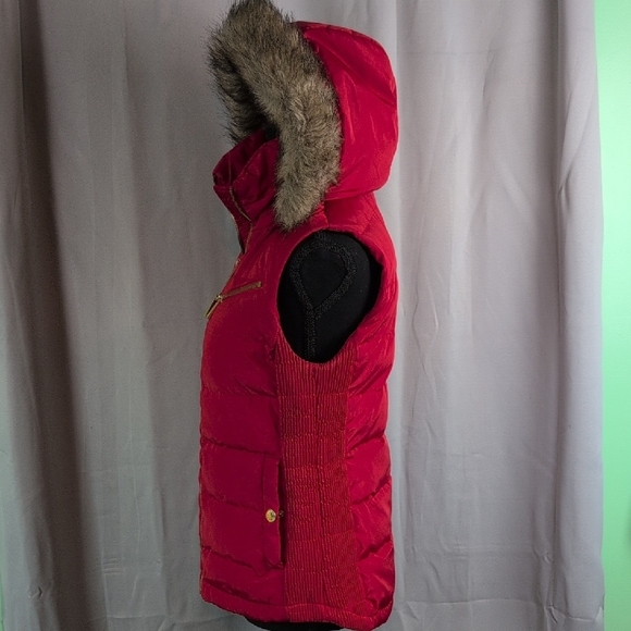 Michael Kors Red Quilted Hooded Vest - Picture 5 of 16